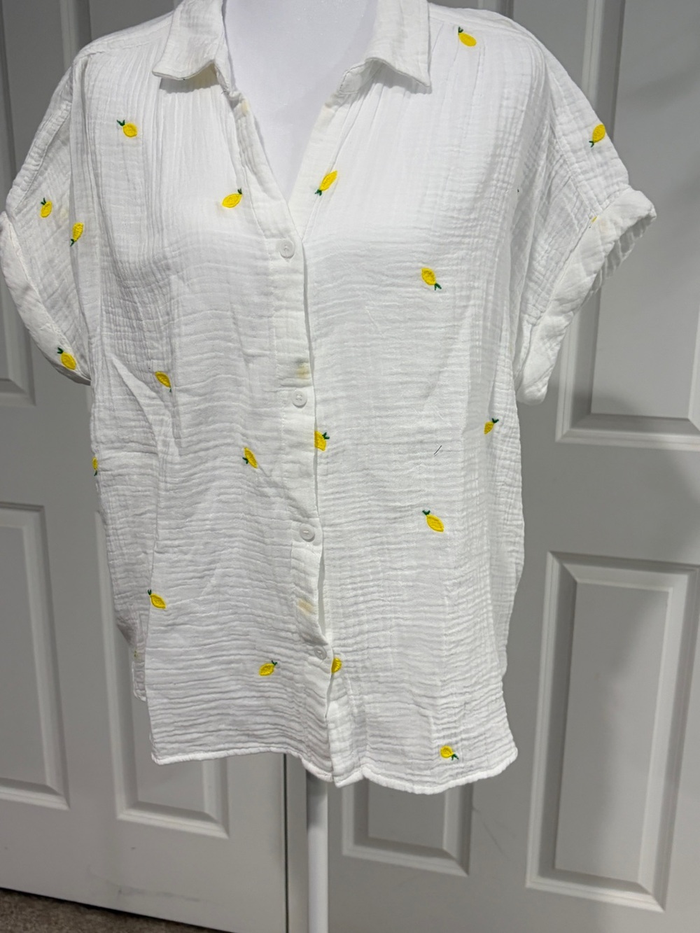 beachlunchlounge White Gauze Button-Down Shirt with Yellow Lemon Embroidery